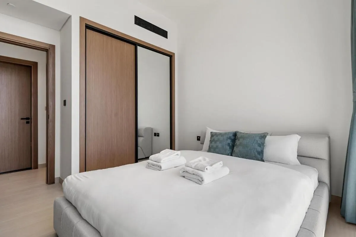 2 Bed With Private Pool On Balcony By Stay In Homes - Marina 14Min - Self Checkin - Gym - Parking Dubai Apartment