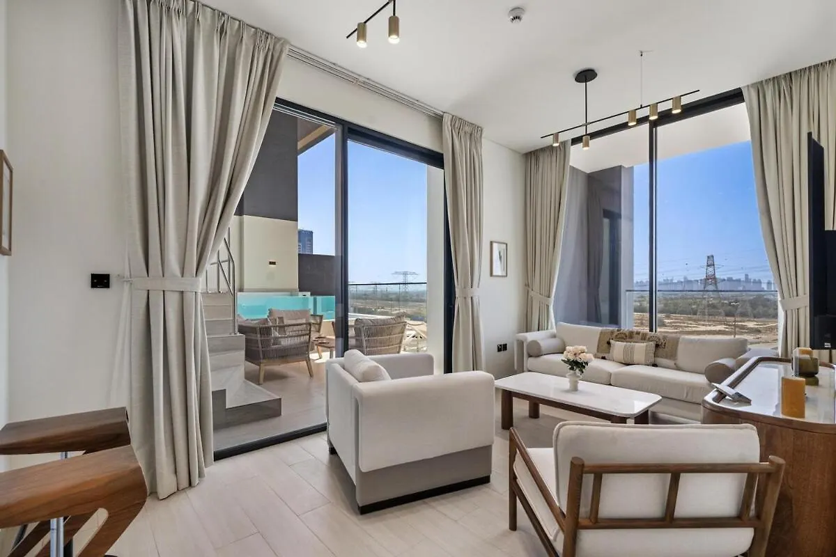 Apartment 2 Bed With Private Pool On Balcony By Stay In Homes - Marina 14Min - Self Checkin - Gym - Parking Dubai