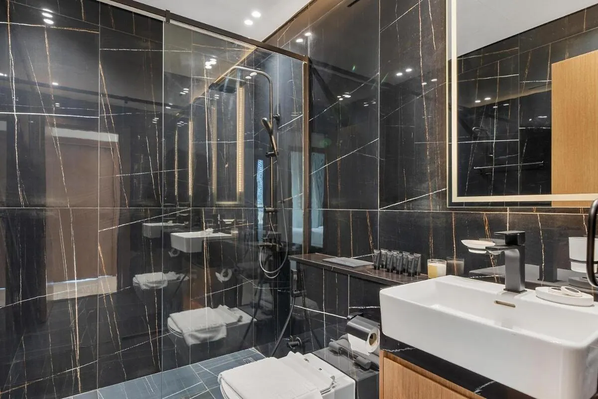 Appartamento 2 Bed With Private Pool On Balcony By Stay In Homes - Marina 14Min - Self Checkin - Gym - Parking Dubai