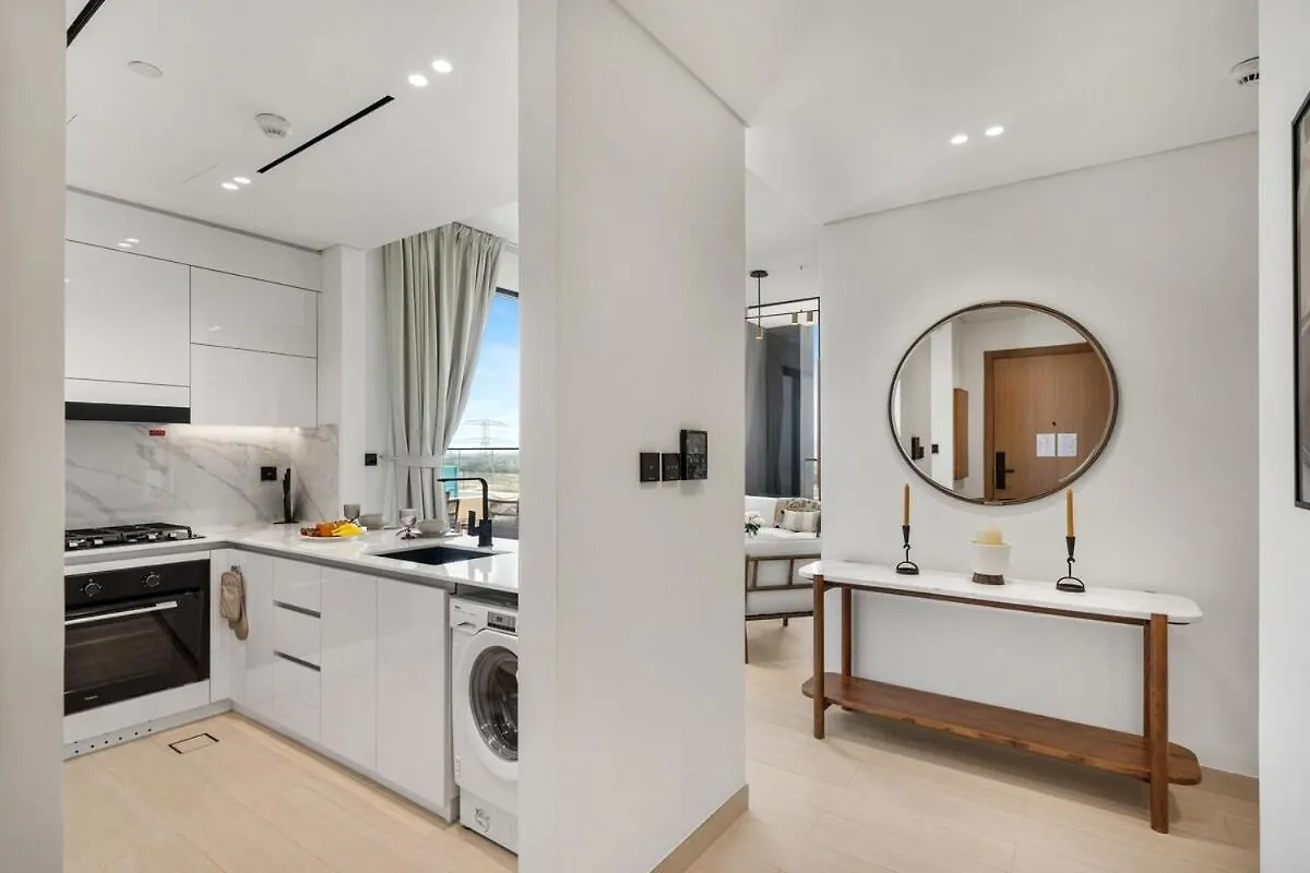 Apartment 2 Bed With Private Pool On Balcony By Stay In Homes - Marina 14Min - Self Checkin - Gym - Parking Dubai United Arab Emirates